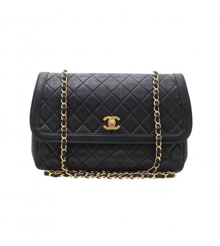 CHANEL BLACK FLAP BAG