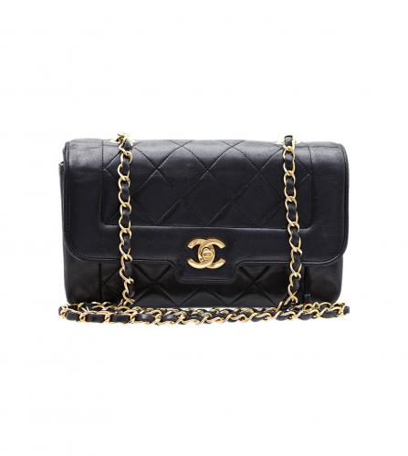 CHANEL BLACK FLAP BAG