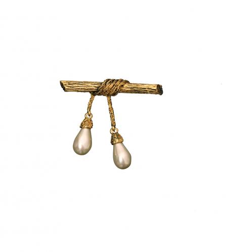 CHANEL PEARL BROOCH