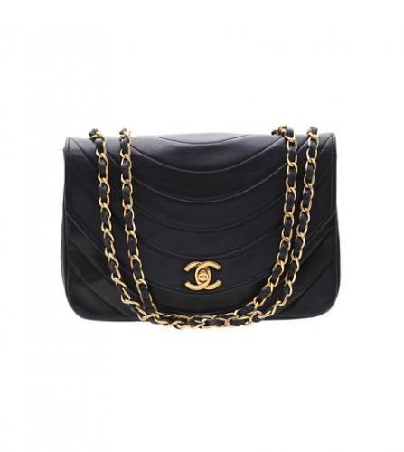 CHANEL BLACK FLAP BAG