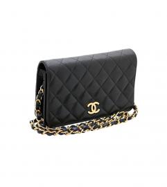 CHANEL BLACK FLAP BAG