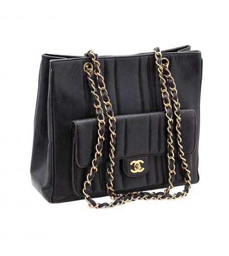 CHANEL BLACK TOTE 32