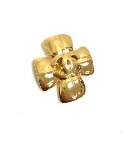 CHANEL CLOVER BROOCH