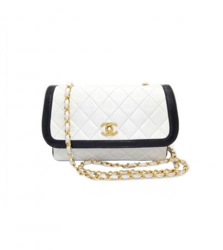 CHANEL BLACK & WHITE FLAP BAG 21