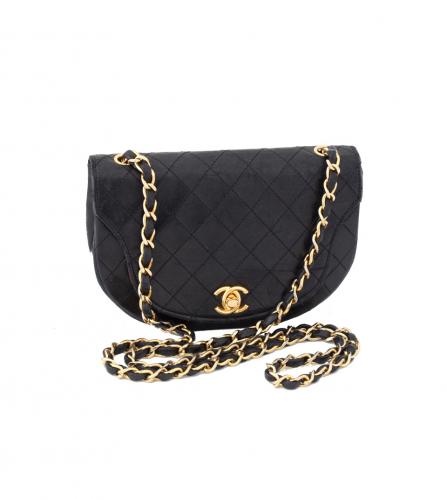 CHANEL BLACK FLAP BAG
