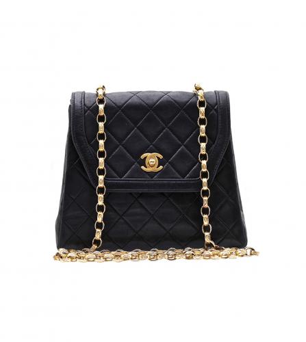 CHANEL BLACK FLAP BAG