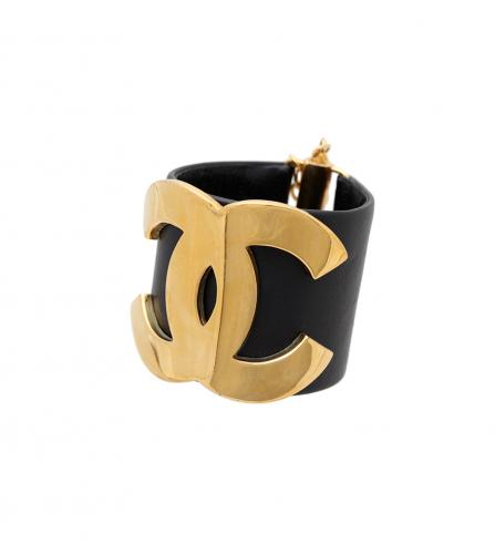 CHANEL WIDE LEATHER BRACELET