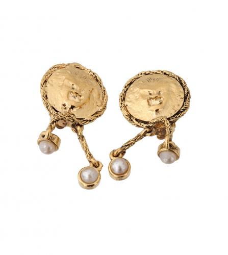 CHANEL CLIP-ON EARRINGS