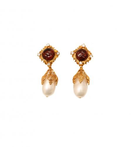 CHANEL GRIPOIX CLIP-ON EARRINGS