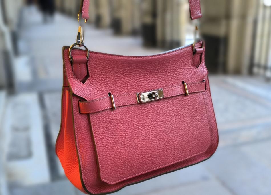 Our boutique offers a personalized, expert shoppin