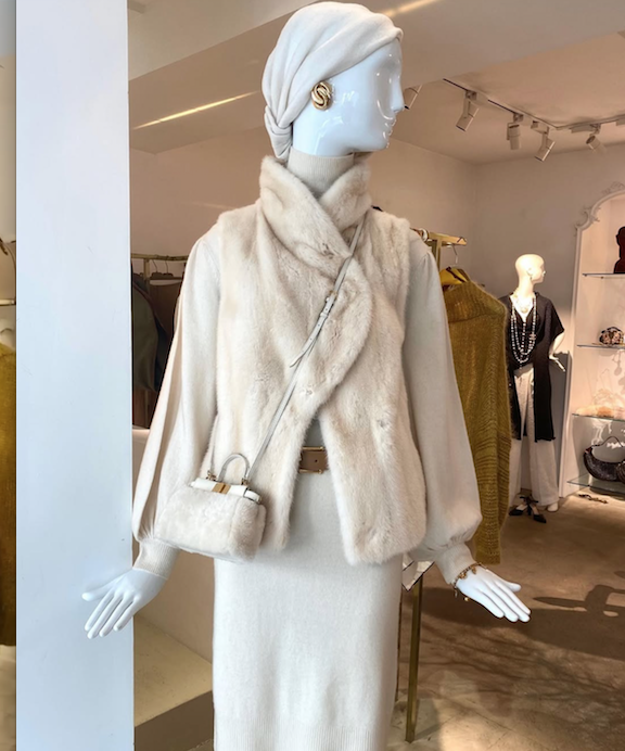 25 Janvier — Clothing That Carries the Air of Pari