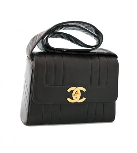 CHANEL BLACK FLAP BAG